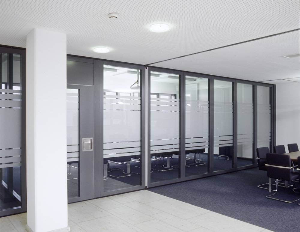 Mobile Glaswand GL68 für Büro, Konferenzraum und Empfangsbereich